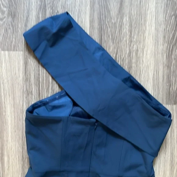 Yum KimThat One Shoulder Midi DressMedium Navy Front slit Body-con Style